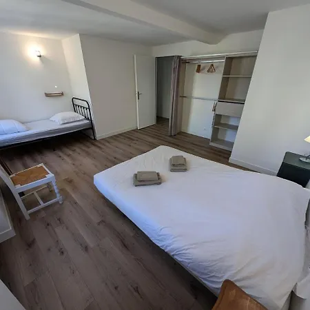 Grande Maison De Bourg Au Bord De La Riviere Dom wakacyjny *