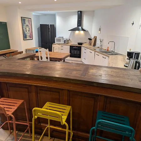 Dom wakacyjny Grande Maison De Bourg Au Bord De La Riviere La Seguiniere