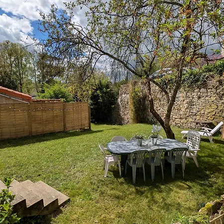 Grande Maison De Bourg Au Bord De La Riviere *