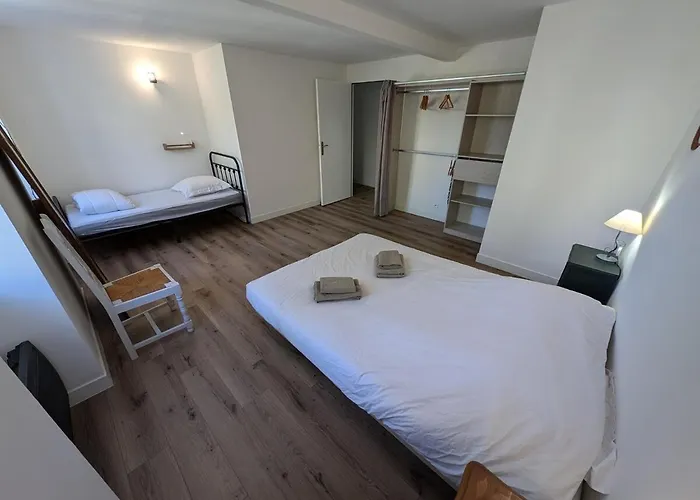 Grande Maison De Bourg Au Bord De La Riviere Дом отдыха *