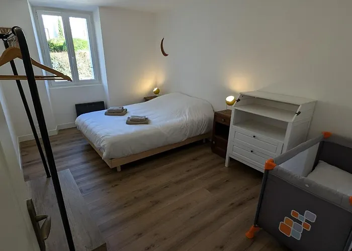 Ferienhaus Grande Maison De Bourg Au Bord De La Riviere La Seguiniere