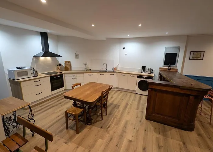 Grande Maison De Bourg Au Bord De La Riviere Дом отдыха