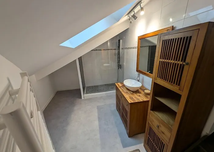 Grande Maison De Bourg Au Bord De La Riviere Дом отдыха *