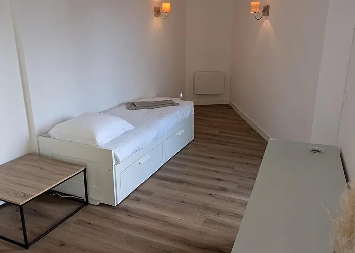 Дом отдыха Grande Maison De Bourg Au Bord De La Riviere *