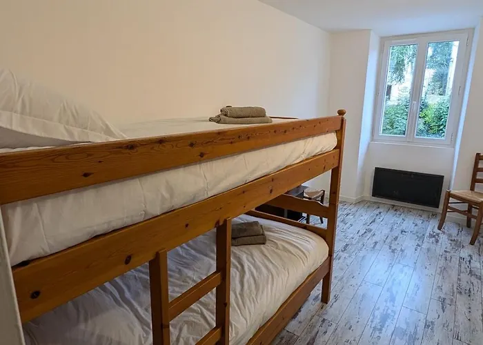 Grande Maison De Bourg Au Bord De La Riviere Дом отдыха