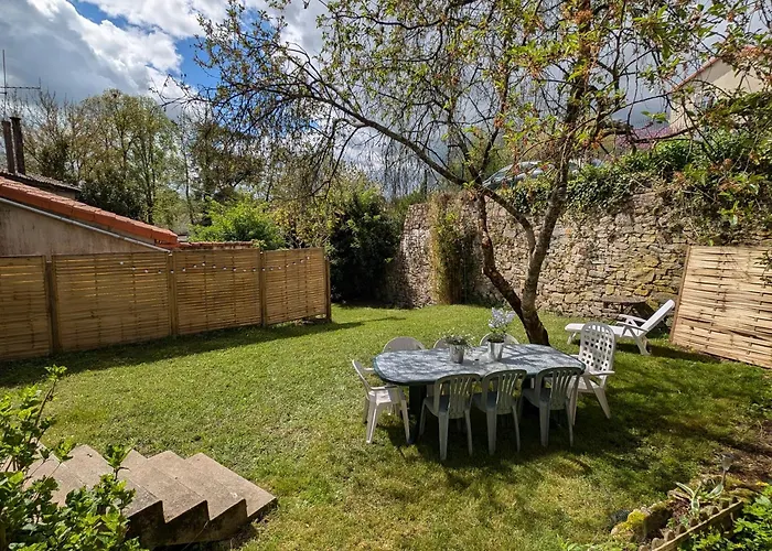 Grande Maison De Bourg Au Bord De La Riviere *